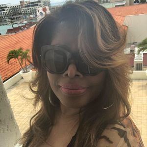 Meet your Posher, Apral